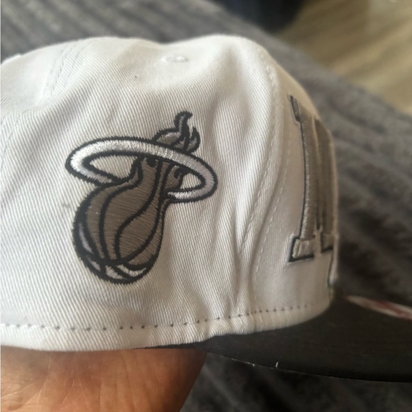 New Era Miami Heat Gray and Black Snapback - Picture 5 of 6